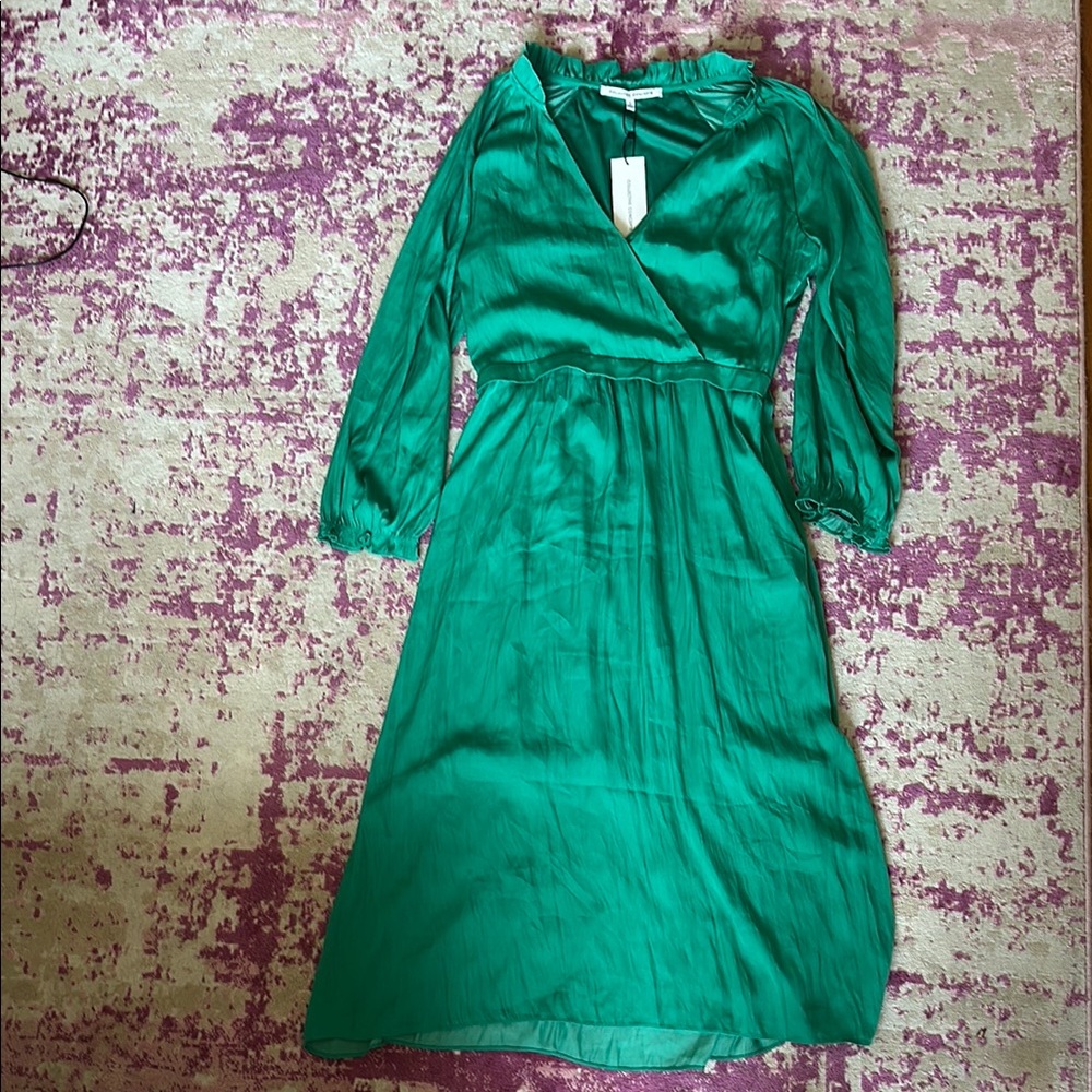 Collective Concepts Green Long Sleeve V-Neck Dress